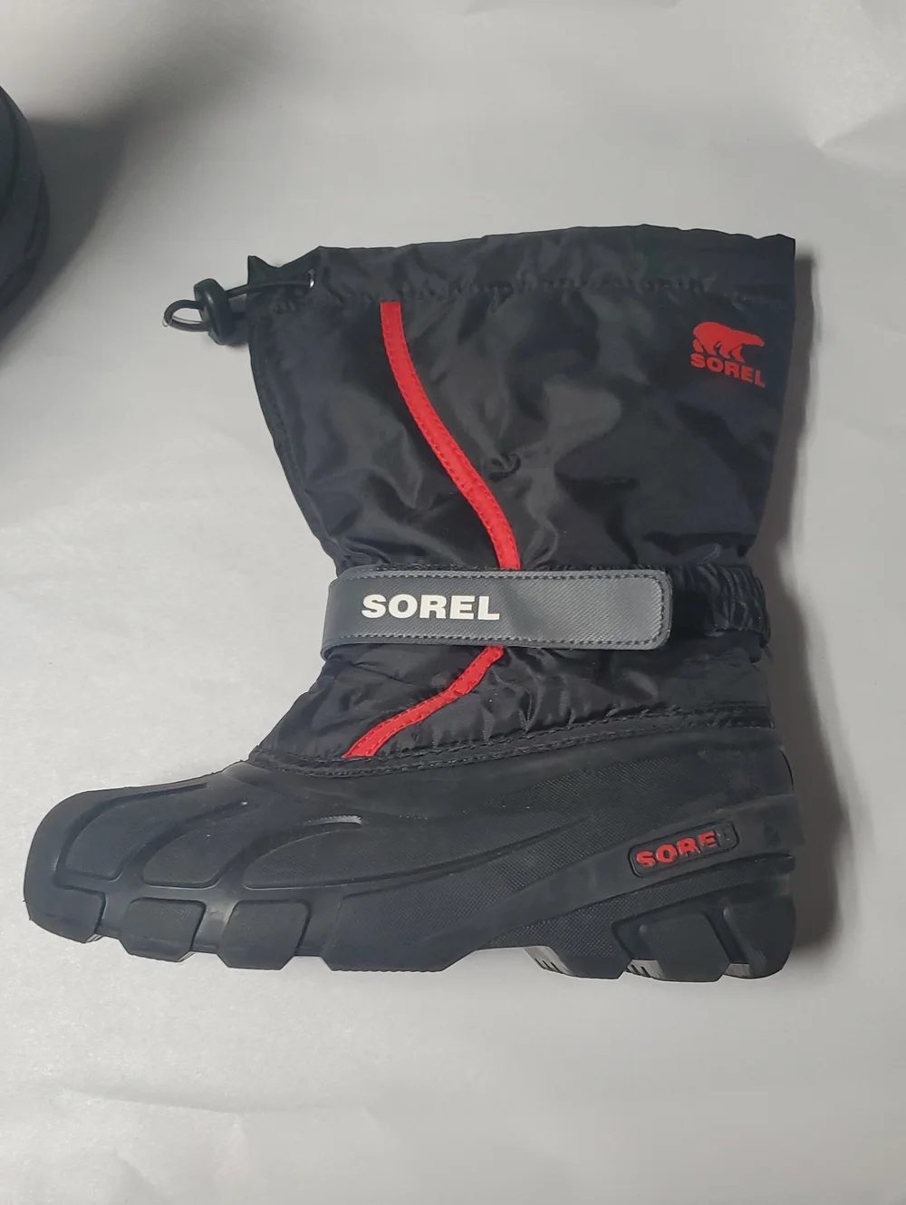 Sorel Youth Flurry Waterproof Winter Snow Boot Size 4 Big Kid Black Red